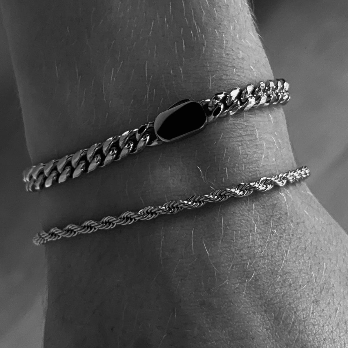 ÁLETRAÐ CUBAN ARMBAND - KARLA GYLLT