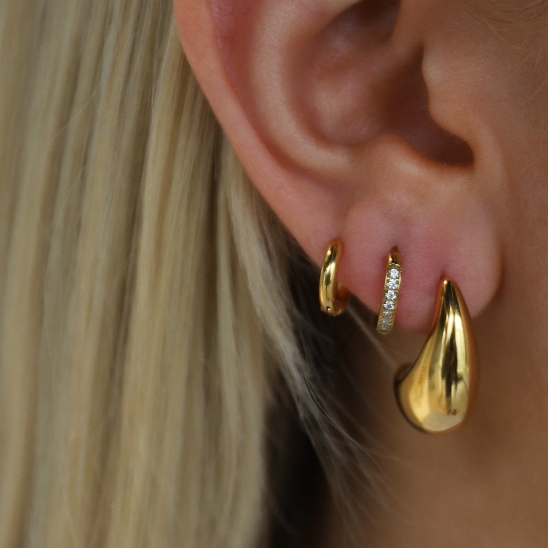 SELENA eyrnalokkar GYLLT