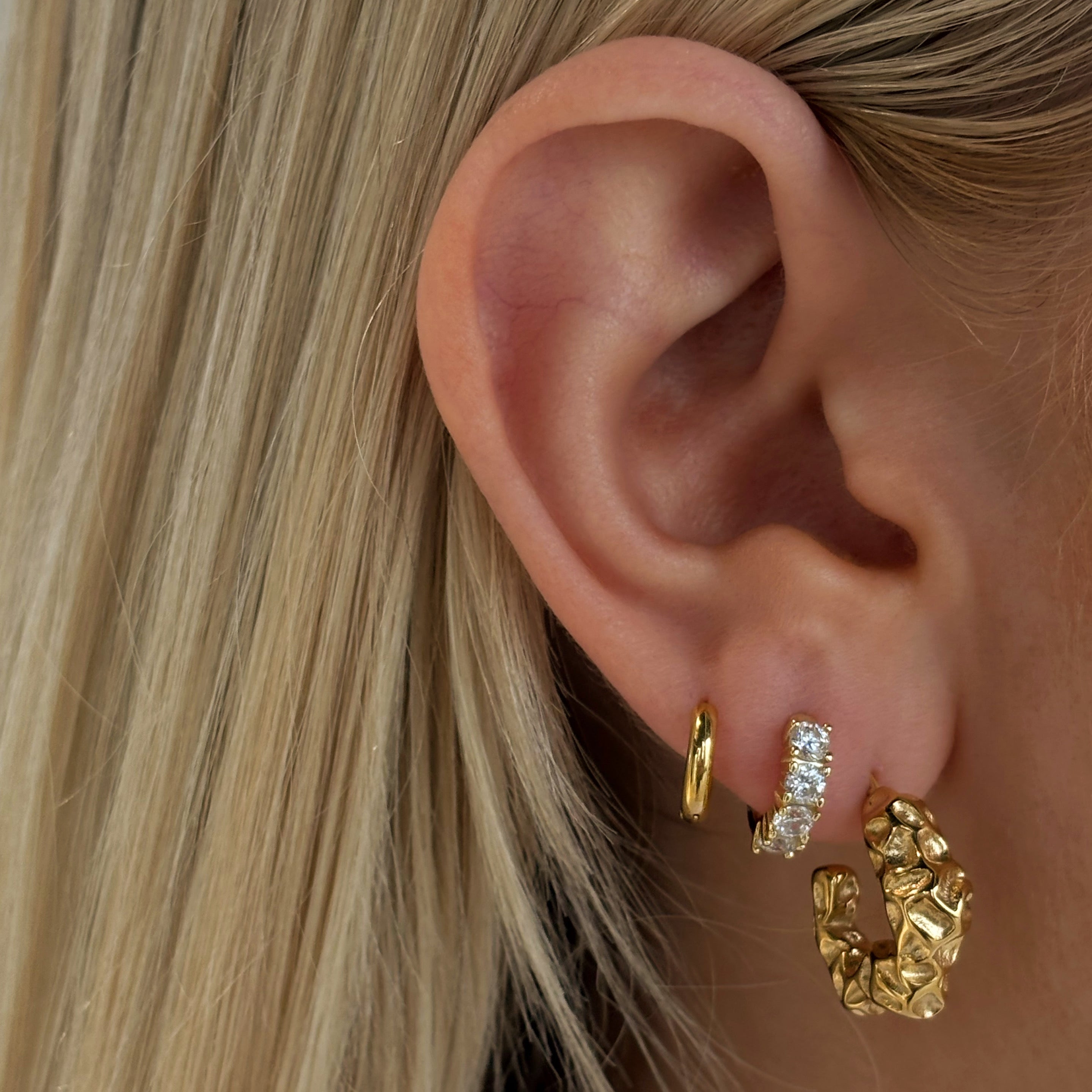 CRUMBLE eyrnalokkar GYLLT