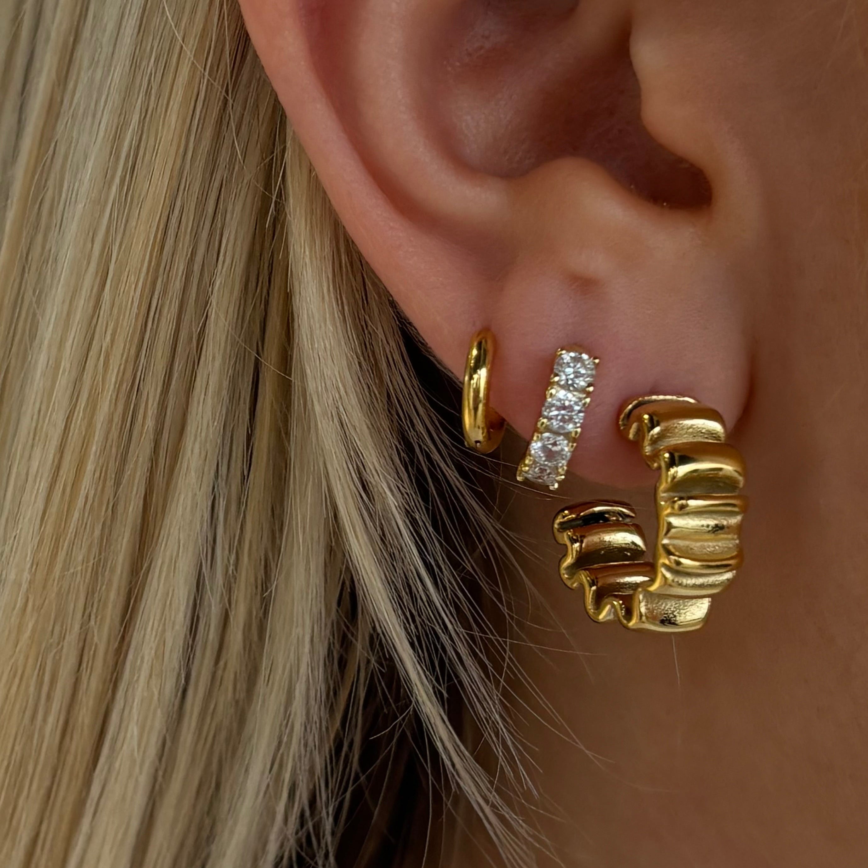 WIRLY eyrnalokkar GYLLT