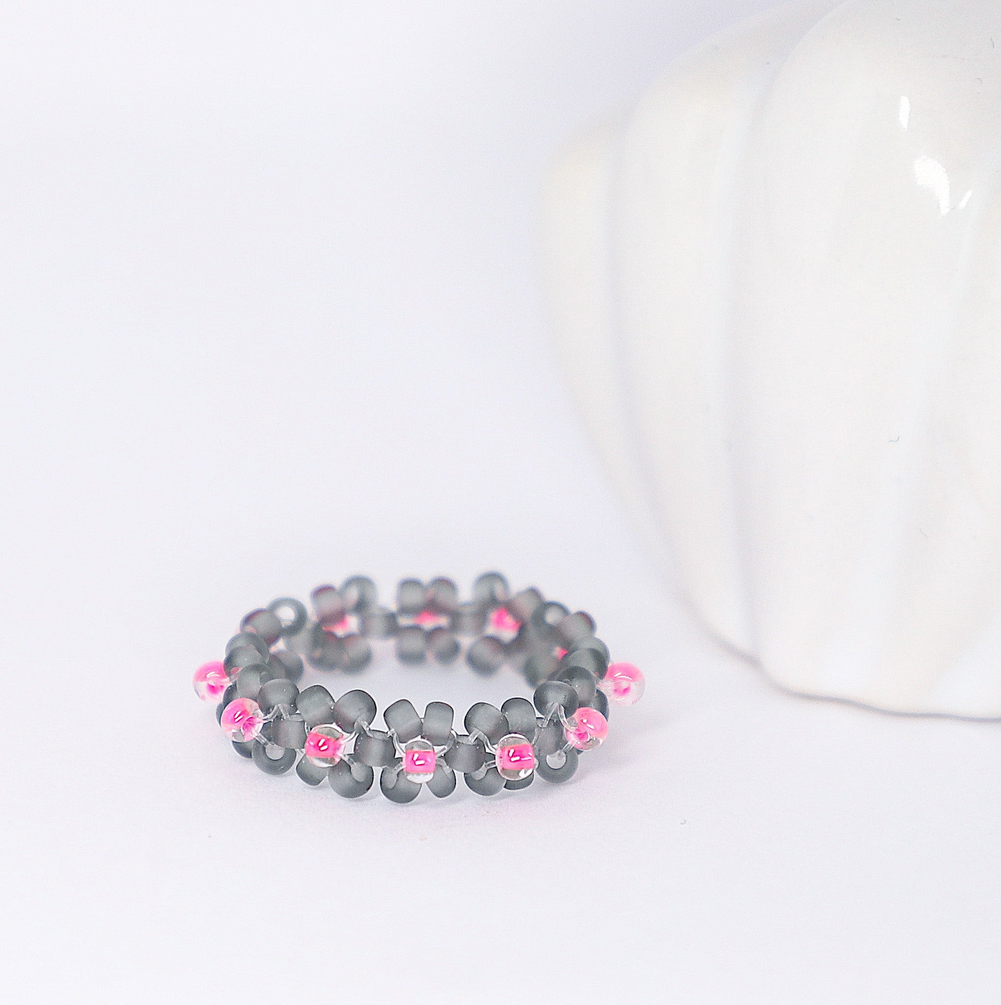 Blómahringur, mattur grár & bleikur
